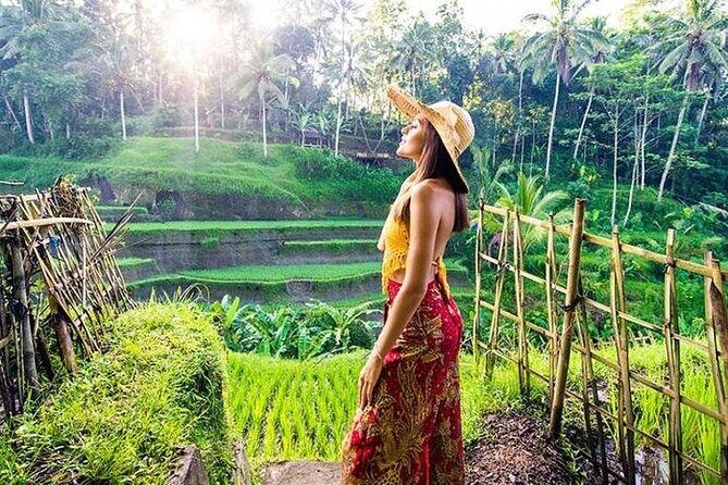 Bali Tirta Empul Tours Experience with Spiritual Cleansing - Walking Through the Tegalalang Rice Terraces