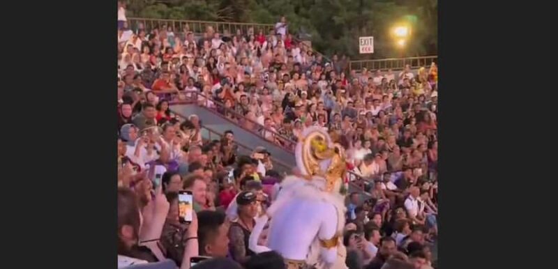 Bali: Tour Uluwatu Tample, Tanah lot Tample, Tanah Barak - The Itinerary Breakdown