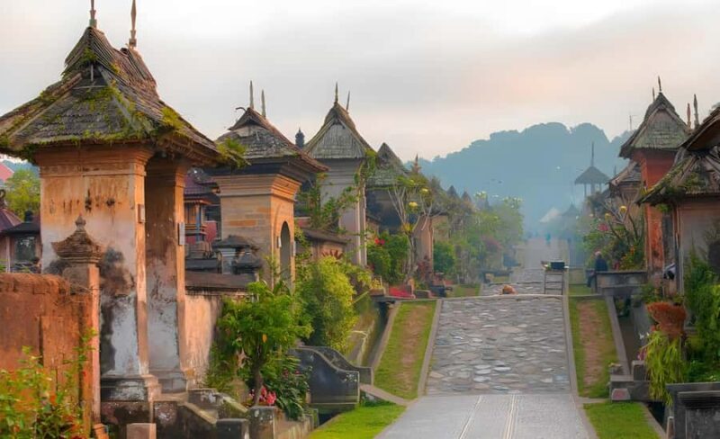 Bali: Tradisional Village, Bamboo Forest & Temple Tour - Transportation, Guides, and Value