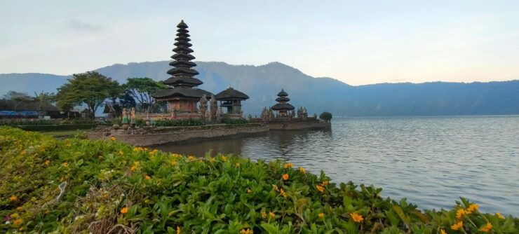 Bali: Ulun Danu Beratan Temple With Leke Leke Waterfall - Good To Know