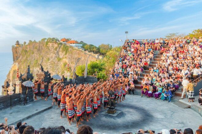 Bali: Uluwatu Kecak and Fire Dance Show Entry Ticket - Review Summary