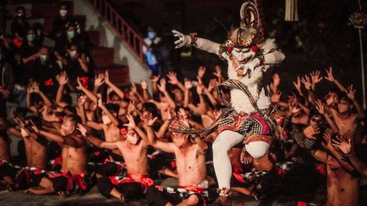 Bali: Uluwatu Temple, Kecak Fire Dance & Jimbaran Bay - Pickup and Transportation Details