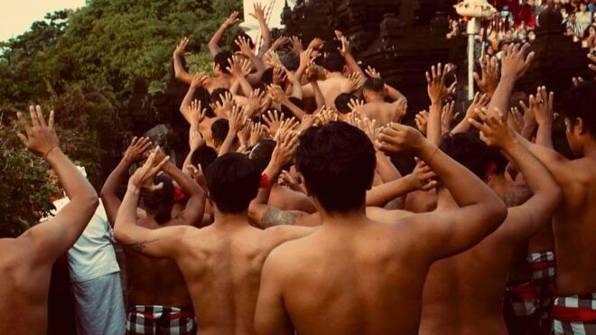 Bali: Uluwatu Temple, Kecak Fire Dance & Jimbaran Bay - Private Group Tour Features