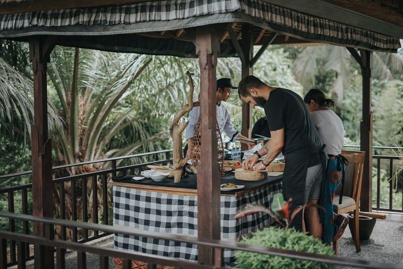 Balinese Cooking Class at The Kumbuh Restaurant Ubud - A hands-on way to meet Balinese flavors