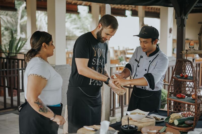 Balinese Cooking Class at The Kumbuh Restaurant Ubud - The class, from welcome drink to dessert