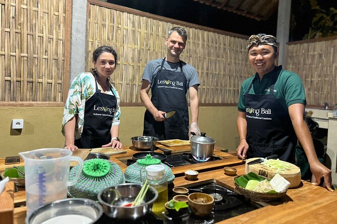 Balinese Cooking Class With Traditional Market Tour - Overview of Balinese Cooking Class