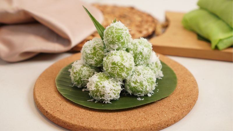 Balinese Cooking Experience: Make Traditional Klepon & Pisang Rai - Two sweets, two different textures