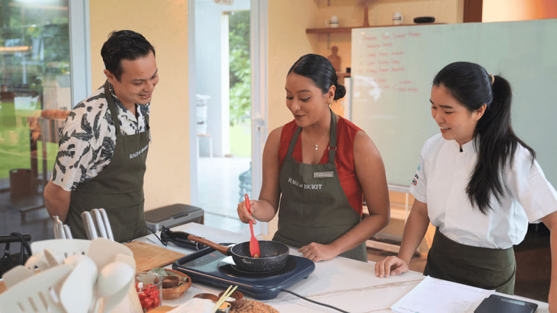 Balinese Cooking Experience: Make Traditional Klepon & Pisang Rai - The two-hour plan, and the timing wrinkle