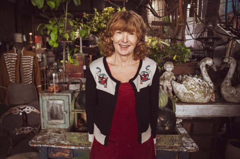 Ballarat: Vintage Fashion Shopping Tour with Coffee & Bubbly - Good To Know