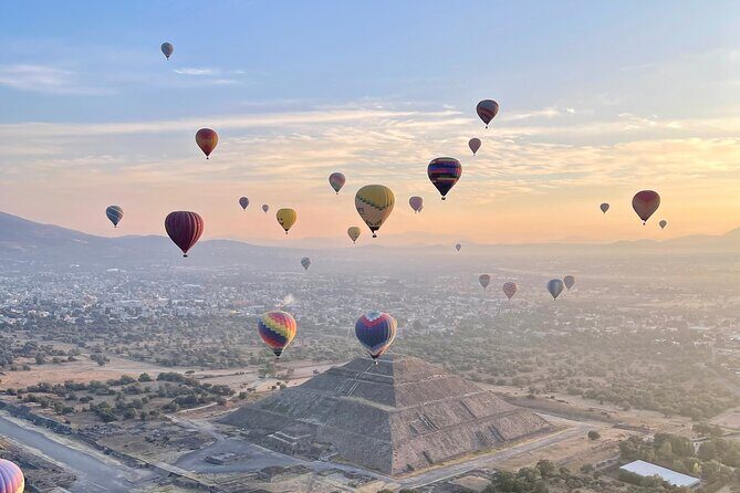 Balloon flight with pyramids tour and transportation from Mexico City - A Look at the Balloon Flight and Pyramids Tour from Mexico City
