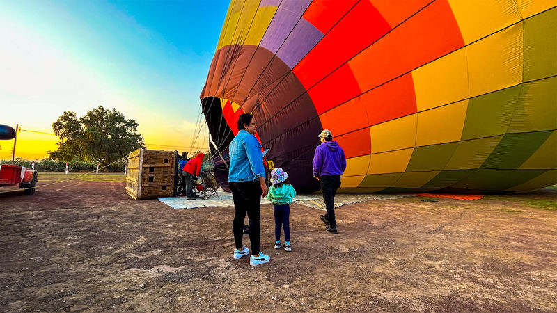 Balloon Ride with Teotihuacan & Basilica of Guadalupe Guided Tour - Walking Teotihuacan with a guide
