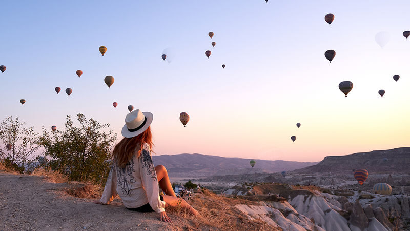 Balloon Watching Tour at Sunrise in Cappadocia with Audioguide - First stop: the balloon launch area