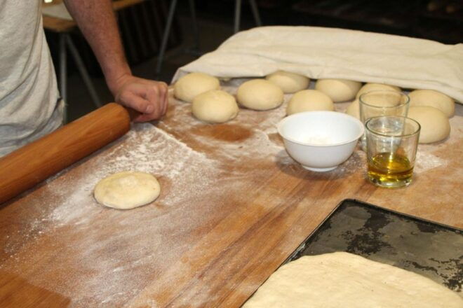 Balones: Guided Tour & Food Pairing With Local Oils & Wines - Activities