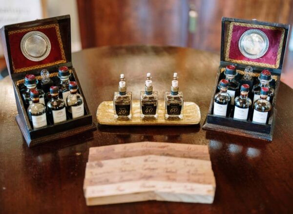 Balsamico & Chocolate Experience: Acetaia Tour and Tasting - Sensory Exploration