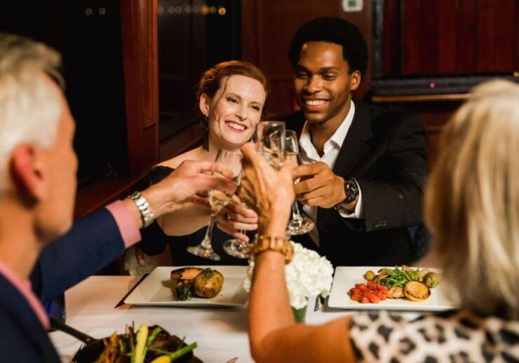 Baltimore: Christmas Eve Gourmet Brunch or Dinner Cruise - Activity Highlights