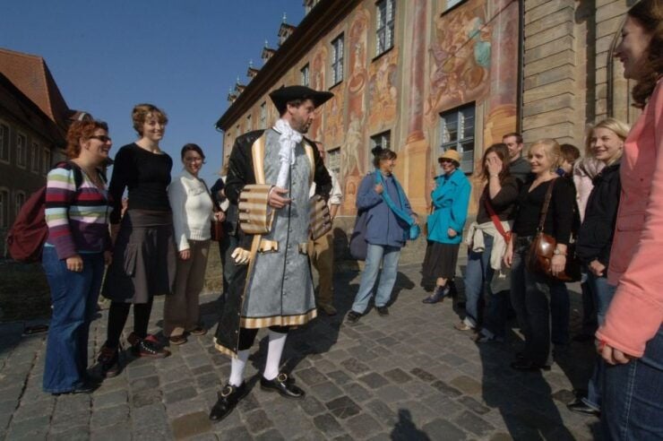 Bamberg: 1-Hour Theatrical Humor Tour With Costumed Guide - Experience Highlights and Itinerary