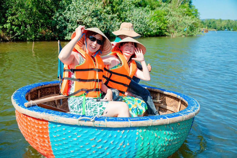 Bamboo Basket Boat Tour in Phu Quoc - Getting there and preparing for the heat