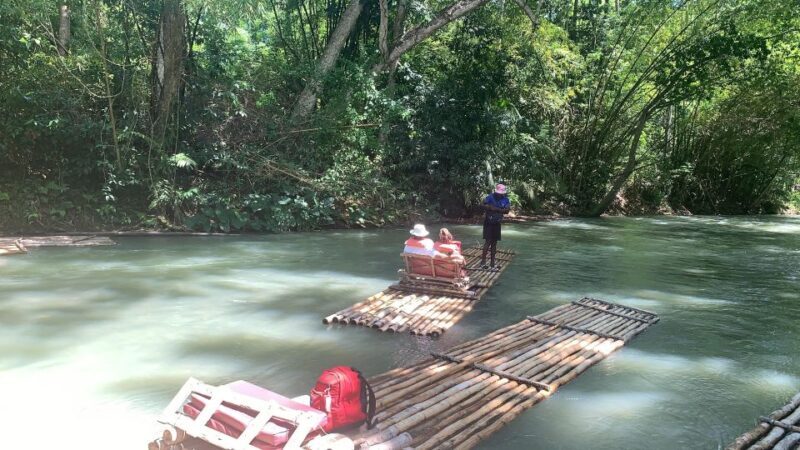 Bamboo rafting with limestone massage and shopping - Shopping and Local Flavors