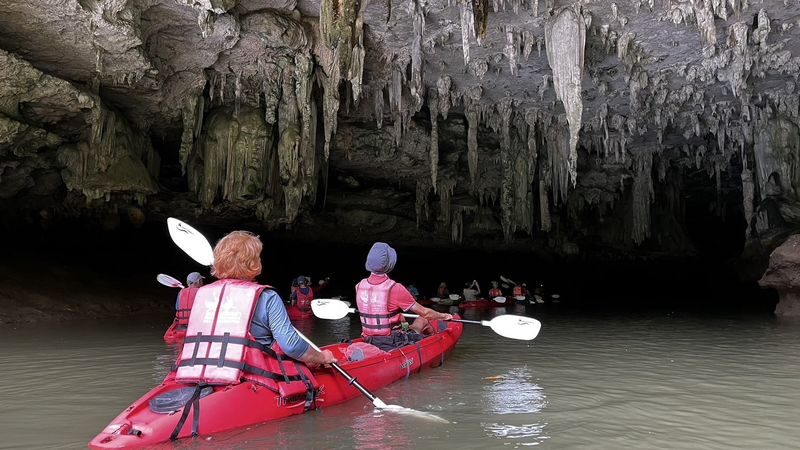 Ban Bor Thor Kayaking Tour in Krabi by TTD Global - The guide makes the difference