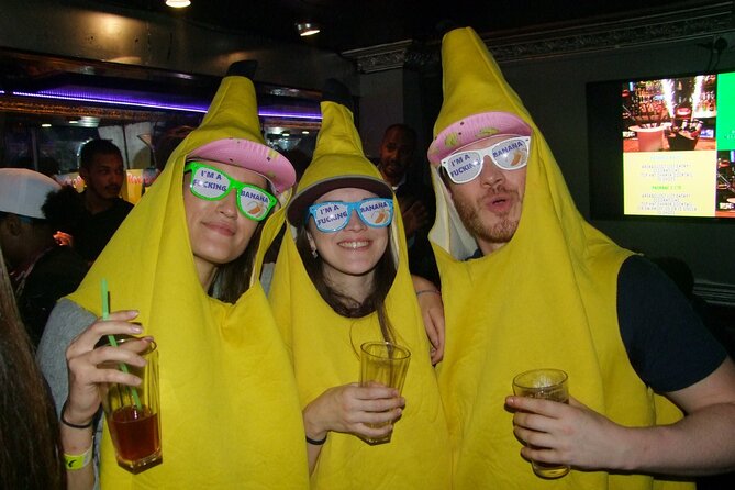 Banana Pub Crawl - Tour Guides and Identification