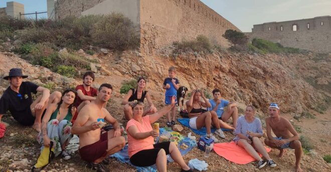 Bandol: Kayak Sunset & Appetizers - Pricing and Reservation Details