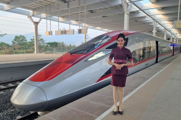 Bandung City Tour with High-Speed Rail (Whoosh) from Jakarta - Saung Angklung Udjo is the day’s cultural highlight
