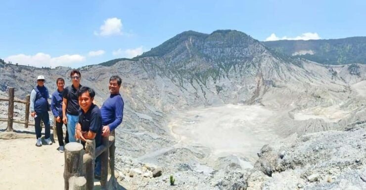 Bandung Tour : Volcano, Coffee Fields, Hot Springs Water - Key Points