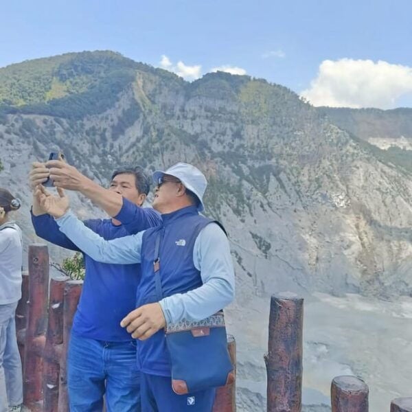 Bandung Tour : Volcano, Coffee Fields, Hot Springs Water - Tips for Participants