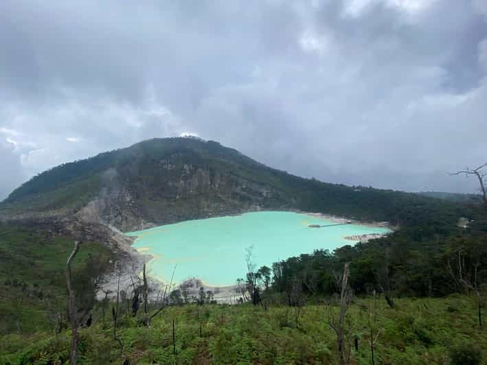 Bandung: Volcano, Hot Spring, Mud Bath & Tea Plantation - Hiking to Kawah Putih