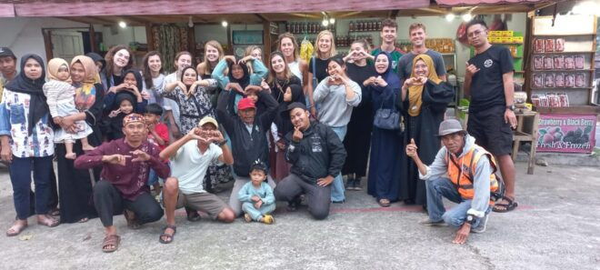 Bandung: Volcano, Hot Spring, Mud Bath & Tea Plantation - Exploring Strawberry Fields