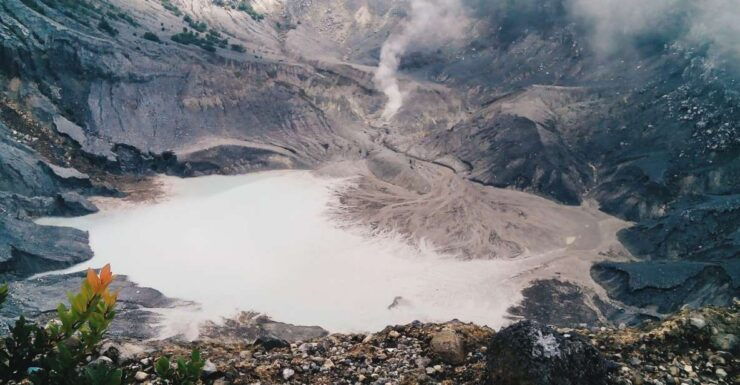 Bandung:Volcano,Hot Spring,Waterfall,Tea Plantation - Tour Itinerary and Highlights