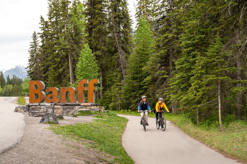 Banff area and Johnston Canyon Day Tour from Calgary - A full Banff day without renting a car