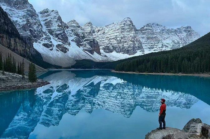 Banff Canmore Private Adventure Moraine Lake and Lake Louise Tour - Exploring Lake Louise