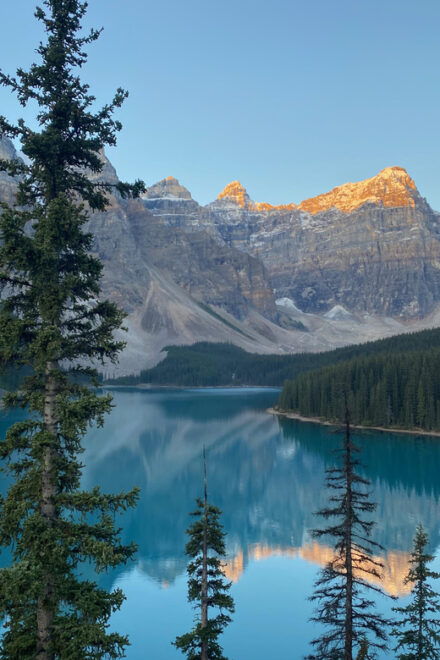 Banff/Canmore: Sunrise Experience at Moraine Lake - Sunrise at Moraine Lake