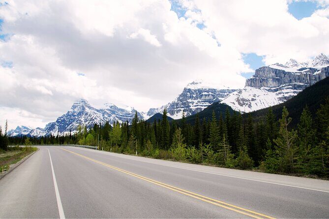 Banff Canmore to Calgary YYC Airport Transfer - An Easy Booking Process for Peace of Mind