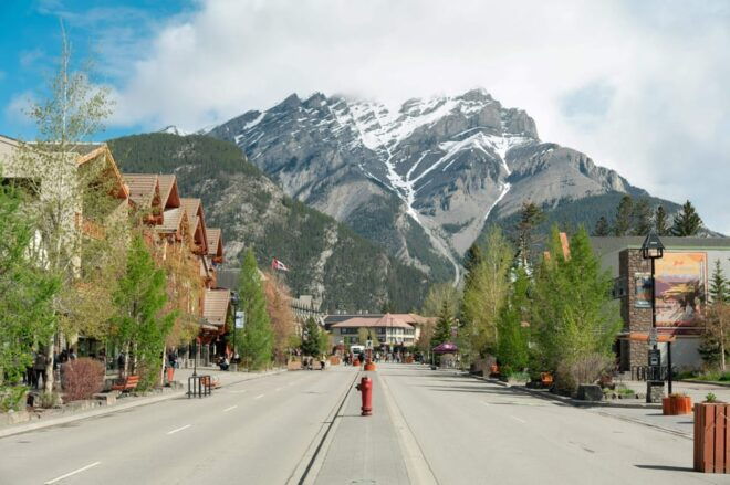 Banff Explorer Tour W/ Moraine Lake & Lake Louise | Private - Photographic Opportunities