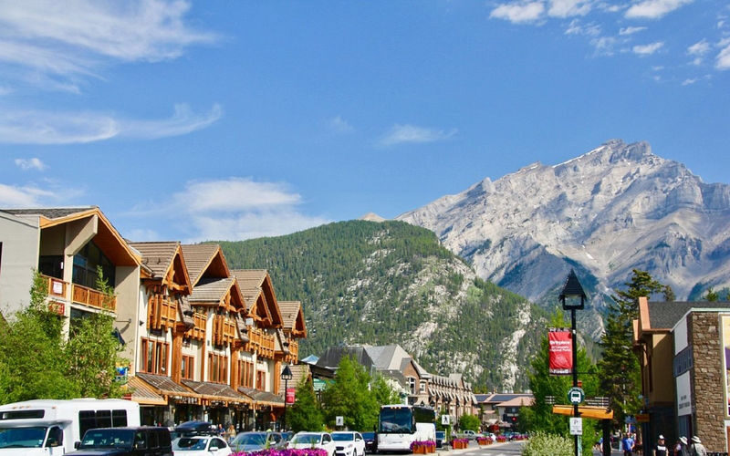 Banff Gondola and Banff Village Full-Day Sightseeing Tour - A Banff day built around the gondola