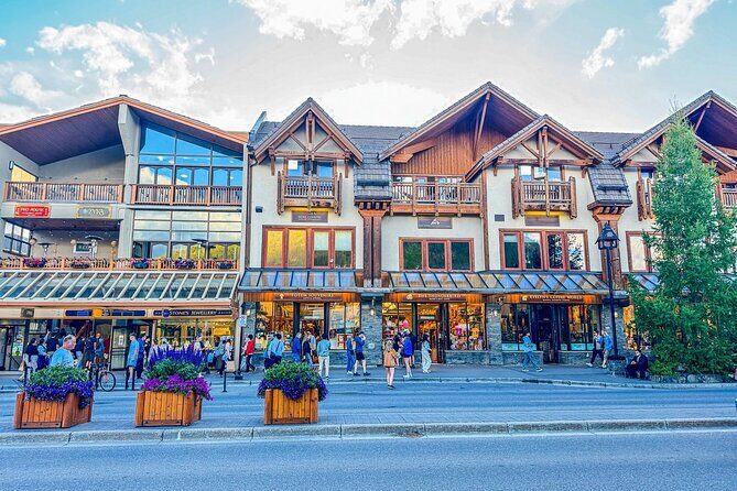 Banff Highlights Tour Louise, Johnston and Minnewanka Shared Tour - Good To Know