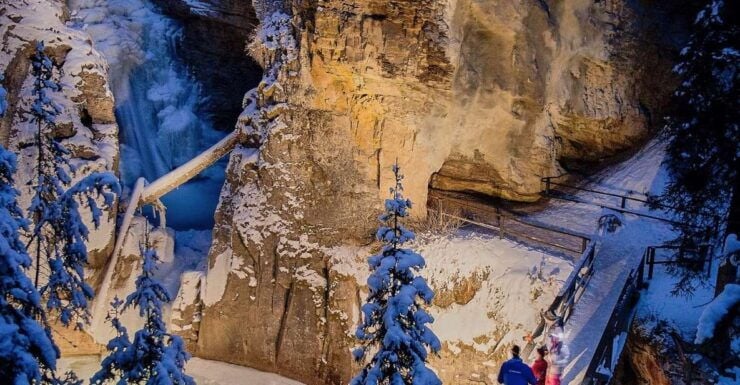 Banff: Johnston Canyon Evening Icewalk - Experience Highlights