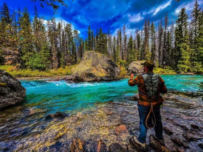 Banff, Moraine,EmeraldLake,Lake Louise&Johnston Canyon Tour - Inclusions and Amenities