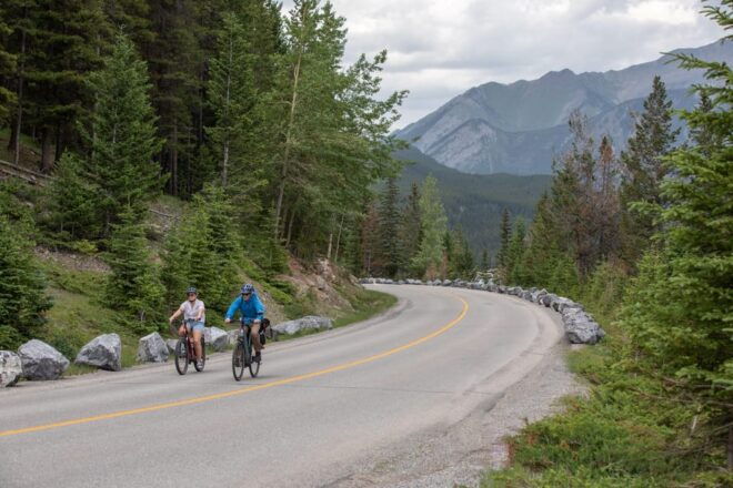 Banff: Mountain Lakeside Guided E-Bike Tour - Customer Reviews and Feedback