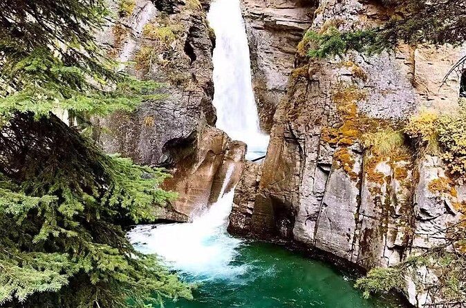 Banff National Park Group Bus Tour Experience - What We Love About This Tour