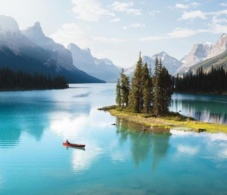 Banff National Park: Lake Louise, Moraine Lake & Banff Tour - Good To Know