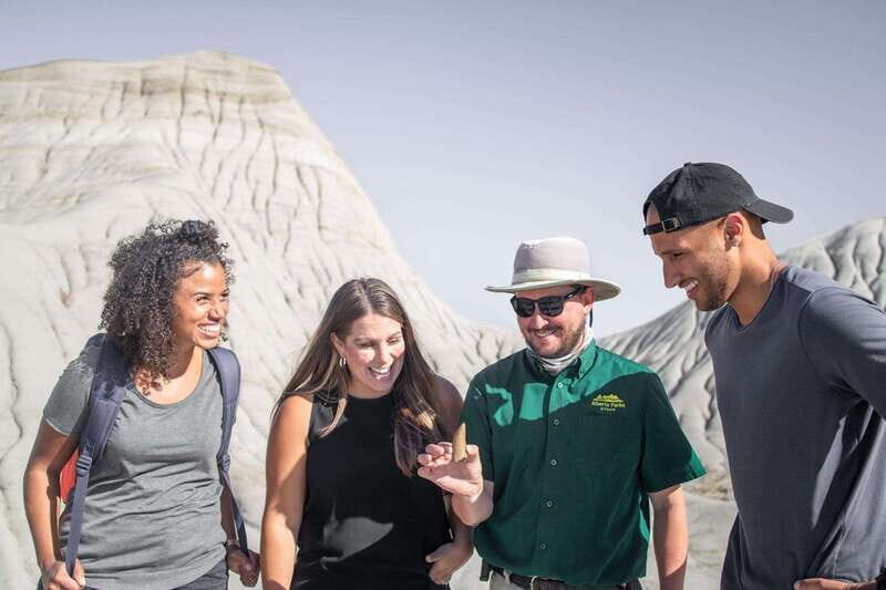 Banff: Private Badlands Tour with Royal Tyrrell Museum - FAQ