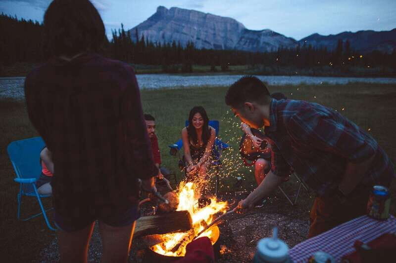 Banff: REMOTE Campfire Experience with Evening Walk - 2hrs - Good To Know