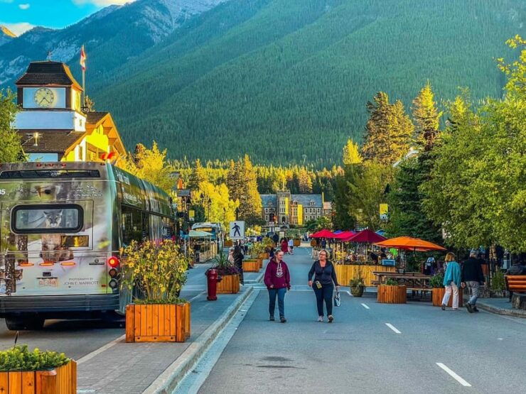 Banff:Gondola,Hot Spring, Minnewanka, Johnson&Two Jack Lake - Itinerary Highlights