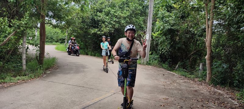 Bang Krachao Half-Day Small Group E-Scooter Tour - Who should book this ride?