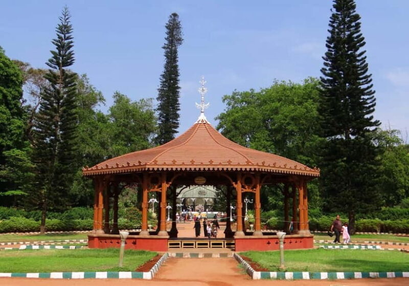 Bangalore Morning Soul Tour: Flower Market, Lalbagh & ISKCON - Lalbagh Botanical Garden: A Tranquil Walk