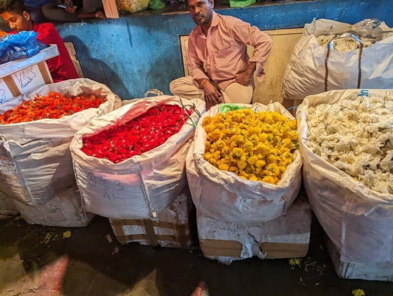 Bangalore: Palace, Temples, Fort & Markets Walking Tour - Good To Know