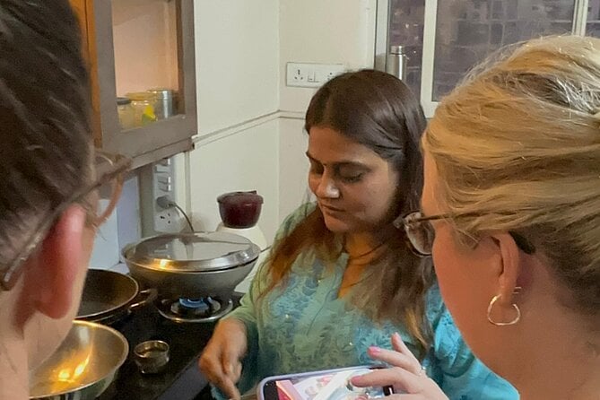 Bangalore: Traditional Cooking Classes & Dinner With Chef Family - Inclusions
